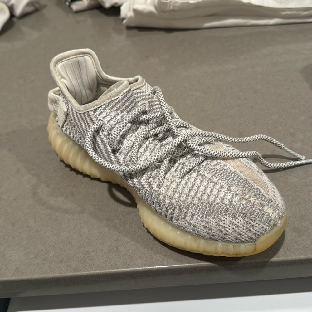 Yezzy addidas grey shoes